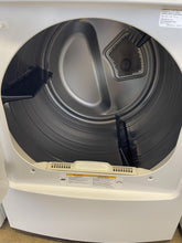 Load image into Gallery viewer, GE Washer and Gas Dryer Set - 9331-9635
