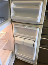 Load image into Gallery viewer, Roper Refrigerator - 6147

