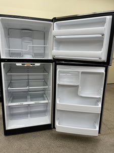 GE Stainless Refrigerator - 9541