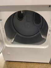 Load image into Gallery viewer, Amana Washer and Gas Dryer Set - 3767 - 2573
