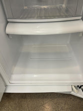 Load image into Gallery viewer, GE White Side by Side Refrigerator - 5873
