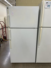 Load image into Gallery viewer, Hotpoint Refrigerator - 1221

