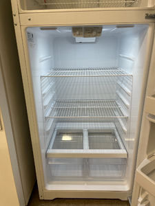 GE Refrigerator - 1368