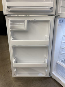 GE White Refrigerator - 7721