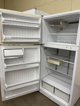 Load image into Gallery viewer, GE Refrigerator - 4072
