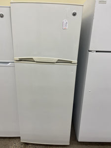 GE Refrigerator - 7500