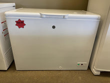 Load image into Gallery viewer, GE 10.7-cu ft. Chest Freezer - 0612
