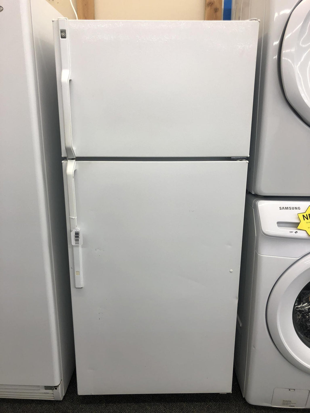 GE Refrigerator - 4367