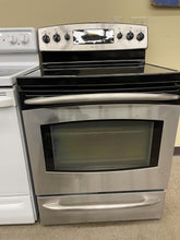 Load image into Gallery viewer, GE Stainless Electric Stove - 5422

