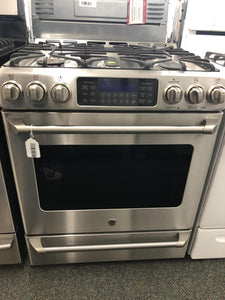 GE Stainless Slide in Dual Gas/Electric Stove - 4550