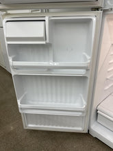 Load image into Gallery viewer, Hotpoint Refrigerator - 1577

