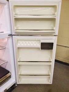 Refrigerator with Top Freezer - 5303