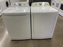 Load image into Gallery viewer, Frigidaire Washer and Electric Dryer Set - 0761 - 9068
