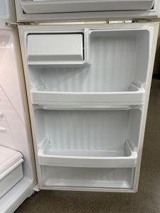 Hotpoint Bisque Refrigerator - 2007