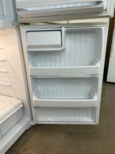 Hotpoint Refrigerator - 3218