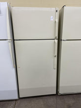 Load image into Gallery viewer, GE Bisque Refrigerator - 9540
