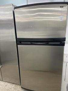 Kenmore Refrigerator - 3570