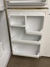 Load image into Gallery viewer, GE Refrigerator - 7766
