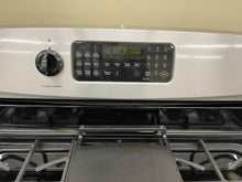 Load image into Gallery viewer, Kenmore Gas Stove - 9587
