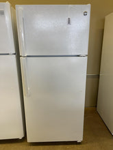 Load image into Gallery viewer, GE Refrigerator - 0344
