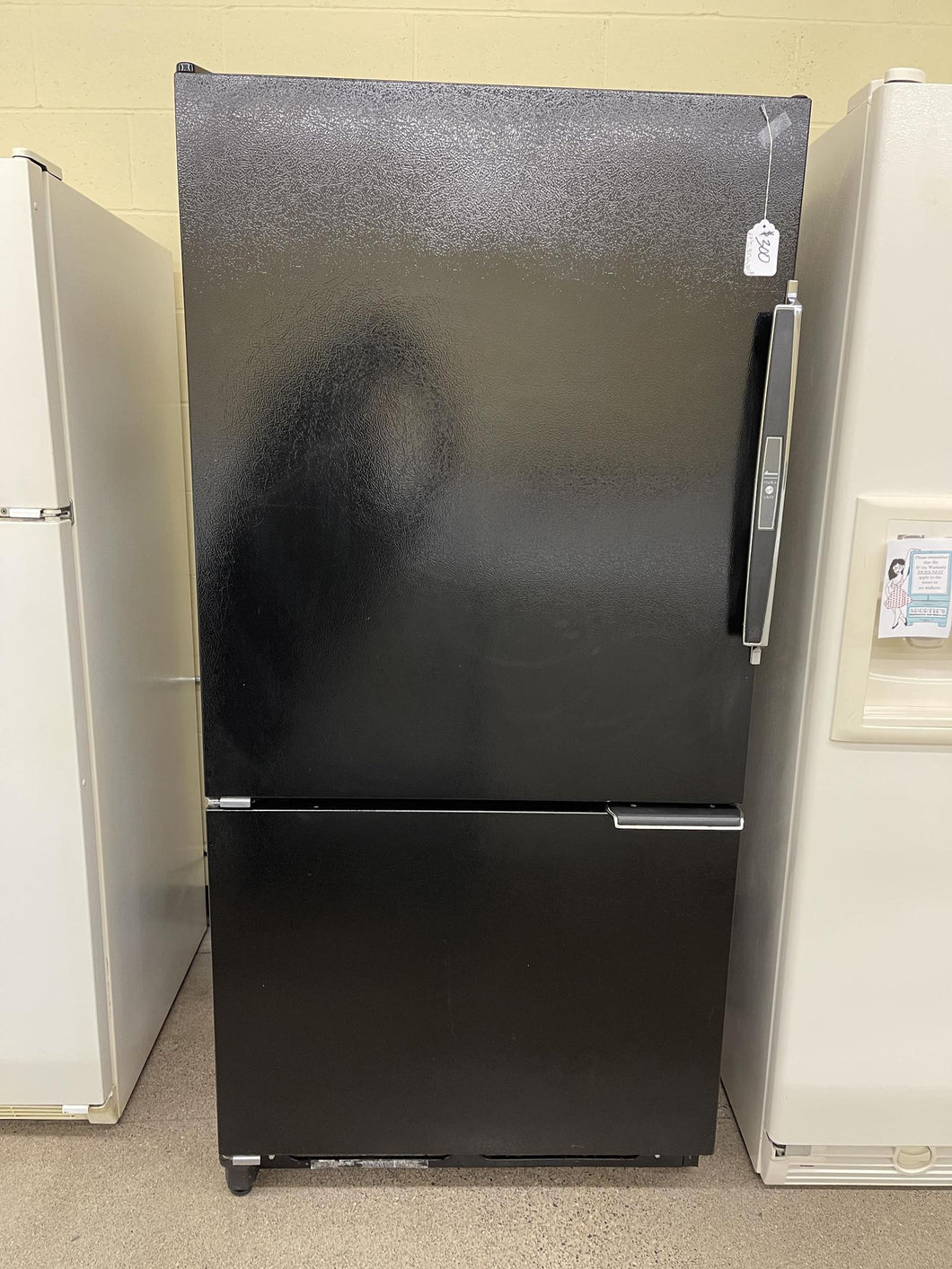 Amana Refrigerator with Bottom Freezer - 2814