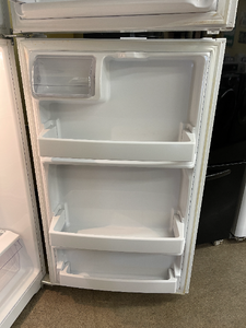 GE Refrigerator - 3294