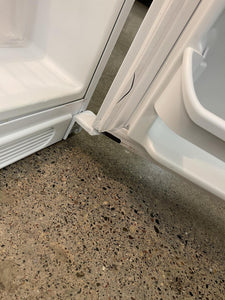 Frigidaire Refrigerator - 4518