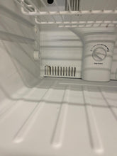 Load image into Gallery viewer, GE Refrigerator - 0854

