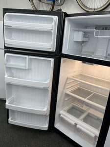 GE Refrigerator - 3966