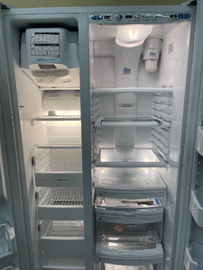 GE White Side by Side Refrigerator - 1236