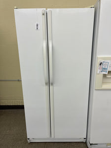 GE White Side by Side Refrigerator - 3901