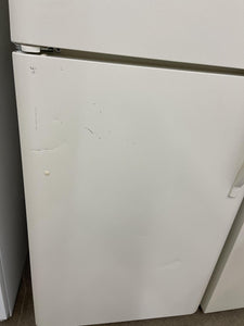 Kenmore Refrigerator - 7110