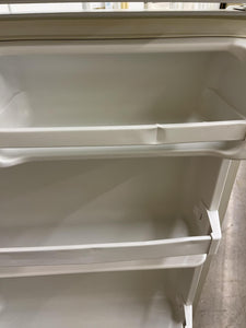 Roper Refrigerator - 5622