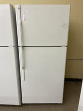 Load image into Gallery viewer, GE Refrigerator - 7766
