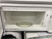Load image into Gallery viewer, Whirlpool Microwave - 7693
