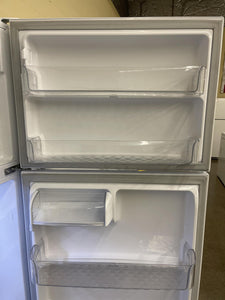 LG Refrigerator - 9081