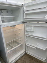 Load image into Gallery viewer, Kenmore Refrigerator - 1069
