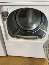 Load image into Gallery viewer, Speed Queen Washer and Gas Dryer Set - 1915 - 1916
