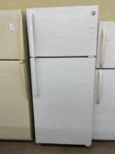 Load image into Gallery viewer, GE Refrigerator - 8657
