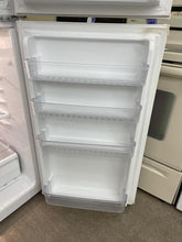 Load image into Gallery viewer, GE Refrigerator - 8256
