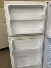 Load image into Gallery viewer, GE Refrigerator - 0854
