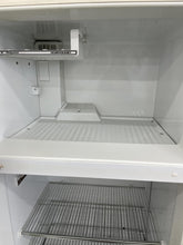 Load image into Gallery viewer, Hotpoint Refrigerator - 0969
