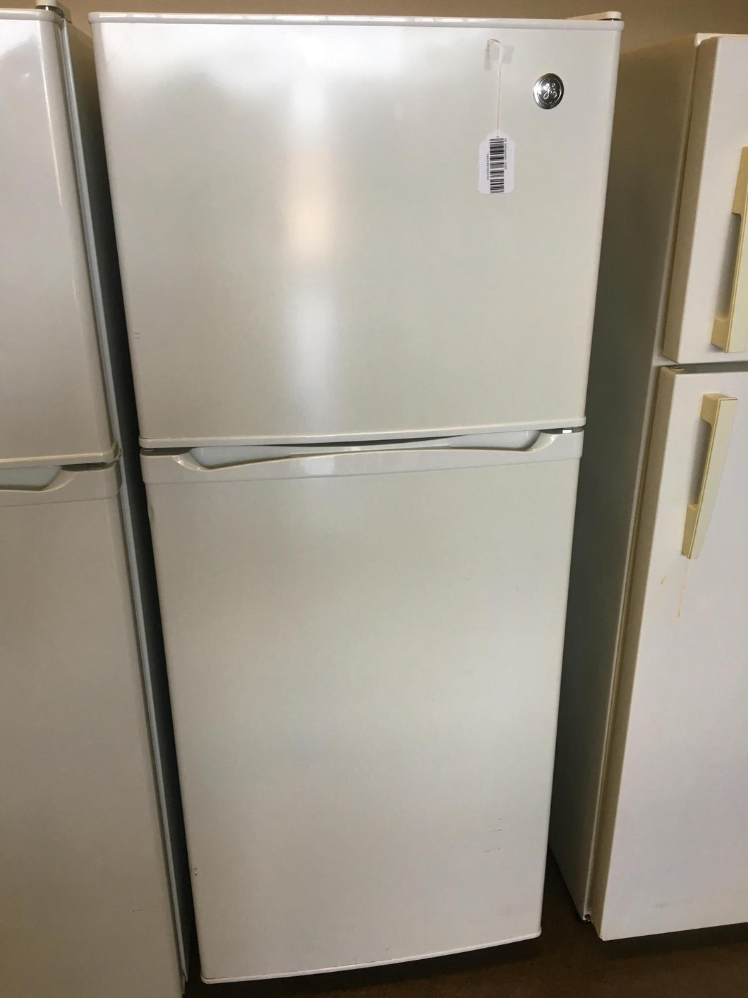 GE Refrigerator - 6202