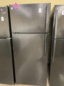GE Black Refrigerator - 4662