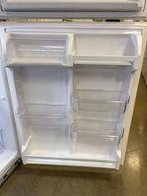 Load image into Gallery viewer, Whirlpool Bisque Refrigerator - 5549
