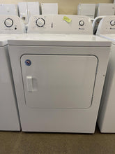 Load image into Gallery viewer, Amana Washer and Electric Dryer Set - 9074 - 3233
