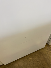 Load image into Gallery viewer, Amana Washer and Gas Dryer Set - 1392 - 1377
