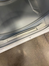 Load image into Gallery viewer, Whirlpool Cabrio Washer and Gas Dryer Set - 9992 - 2976
