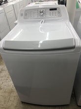 Load image into Gallery viewer, Kenmore Washer and Gas Dryer Set - 9974-0225
