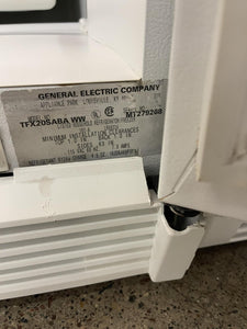 GE White Side by Side Refrigerator - 3901